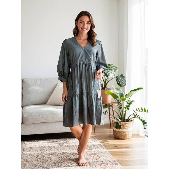 Aura Dresses & Skirts - Aura Dress The Red Dress Oversized Babydoll Tiered V Neck Maxi -Green, Sz XS